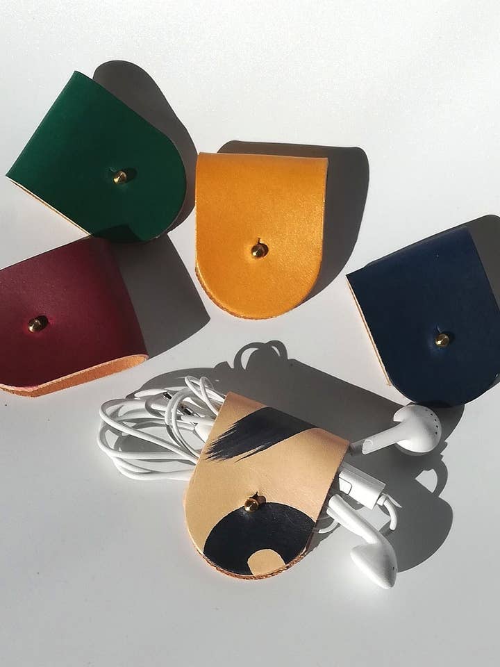 Lederen kabelbinders voor oortelefoons - met de hand geverfd/geverfd voor wholesale door Willow