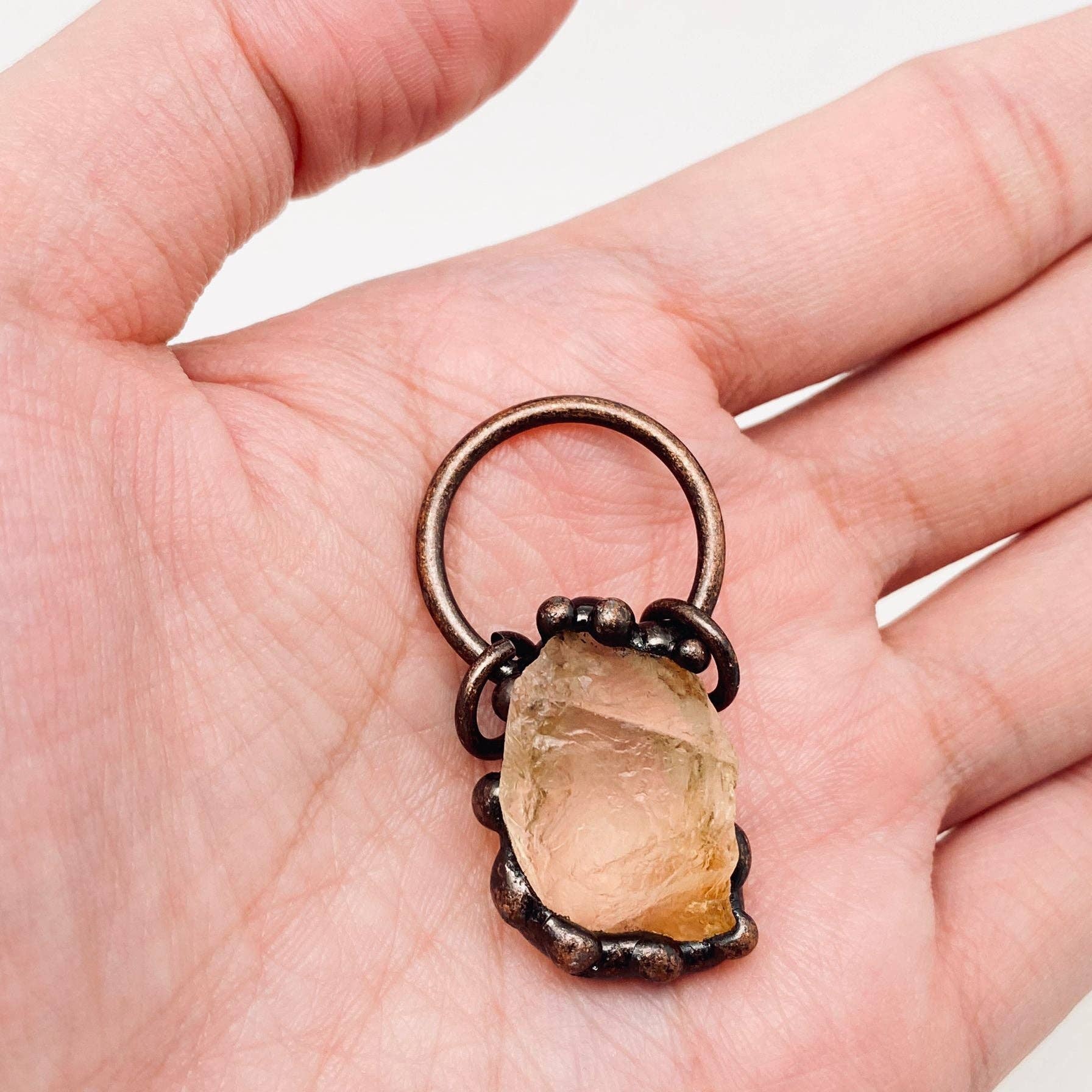 Mio Queena - Wholesale Spiritual Stone/Crystal - Multi-style Amorphous Natural Rough Stone Pendant - CS3