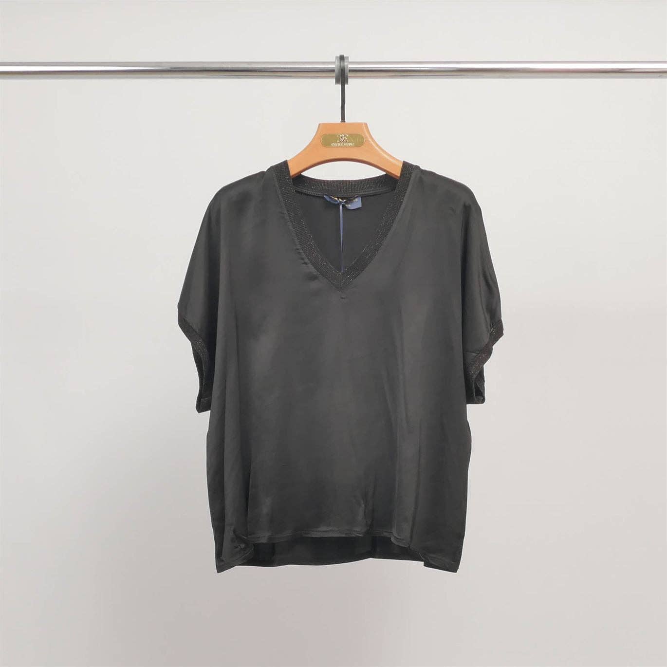 Cecile Wang - Vendita all'ingrosso Tunica - Donna - Tunica collo a V in raso fluido – DB143606