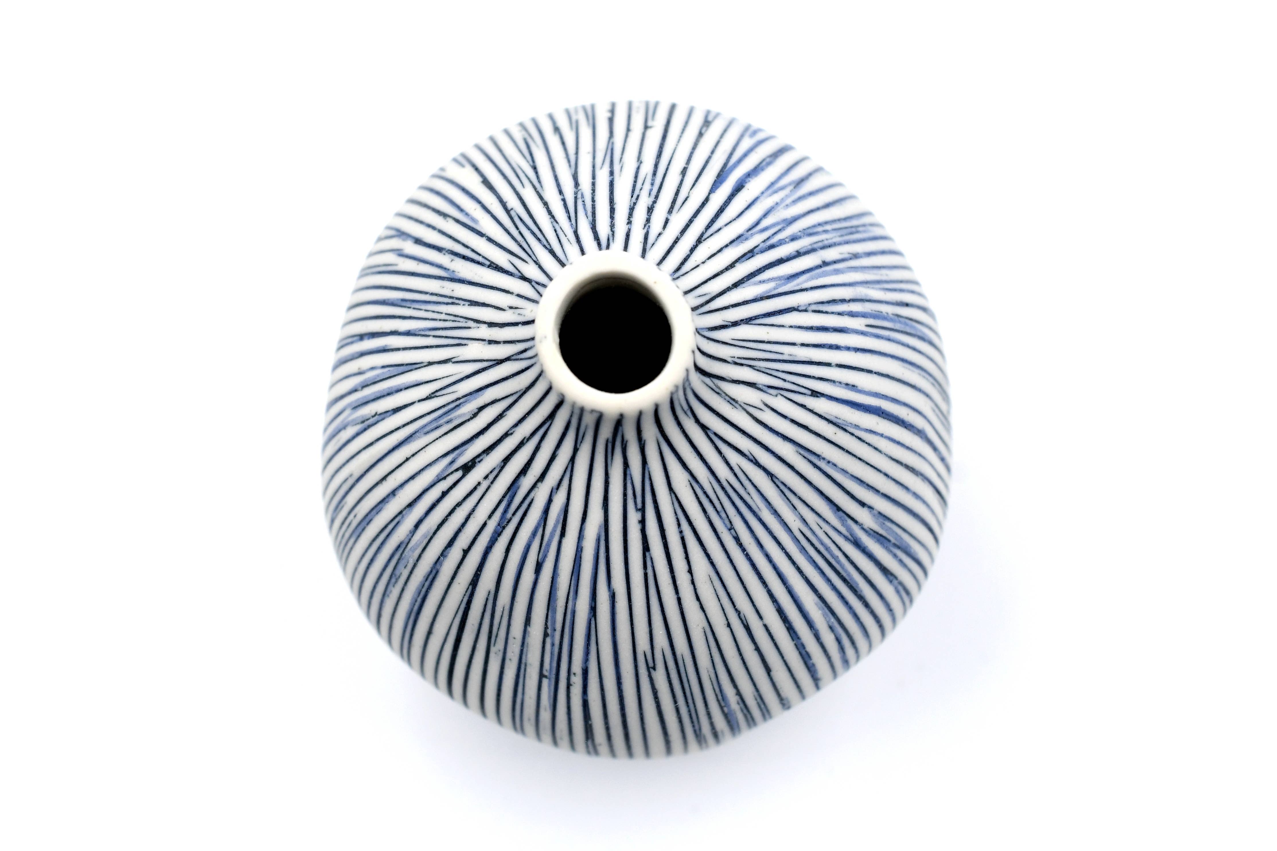 Art Floral Trading LLC - Wholesale Vase - 1415W27 GUGU SAG S-Handcrafted Porcelain Bud Vase2