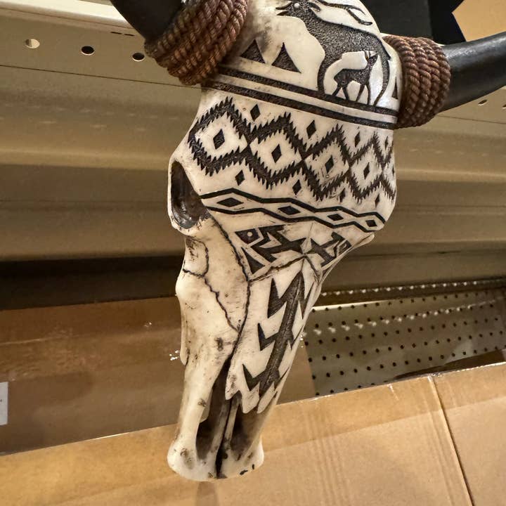 Broads Market – wholesale Dimensionell/3D-väggkonst – Aztekisk hjortskalle med svart horn