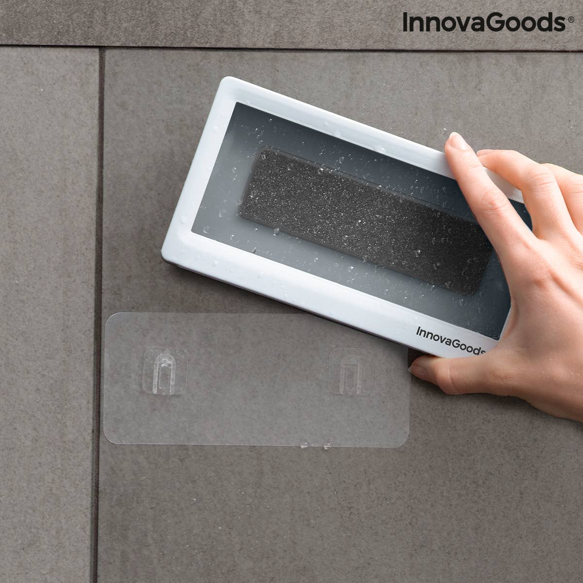 InnovaGoods - Vendita all'ingrosso Supporto per telefono/tablet - Custodia impermeabile da parete per smartphone Cashower1
