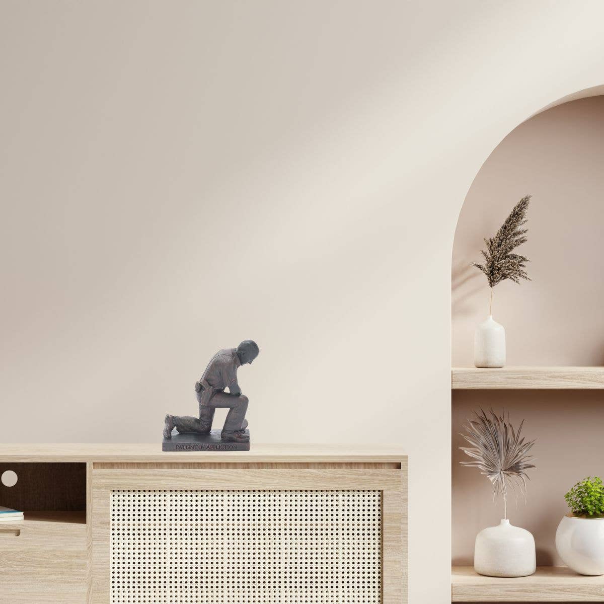 Cottage Garden - Wholesale Decorative Figurine - Tabletop Figurine Police Faithful In Prayer1