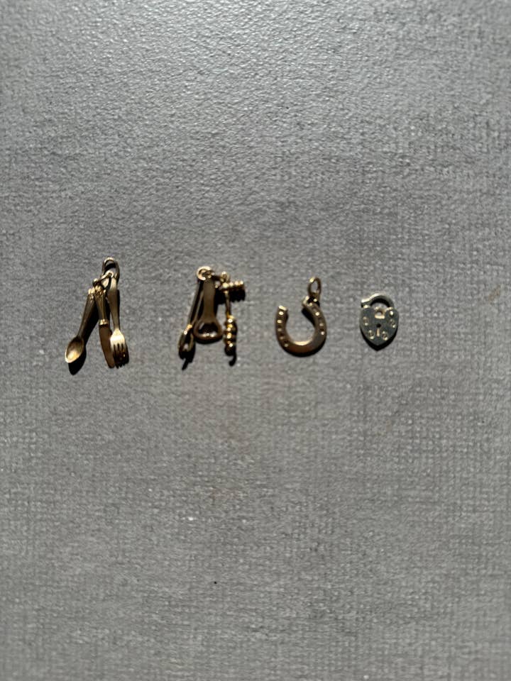 9k guld vintage charms for engroshandel hos ILISSA MICHELE JEWELRY