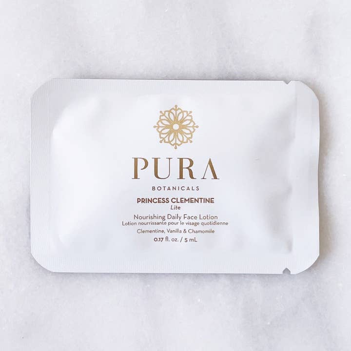 Prøvestørrelse - Prinsesse Clementine Lite - Nærende daglig ansigtslotion for engroshandel hos Pura Botanicals