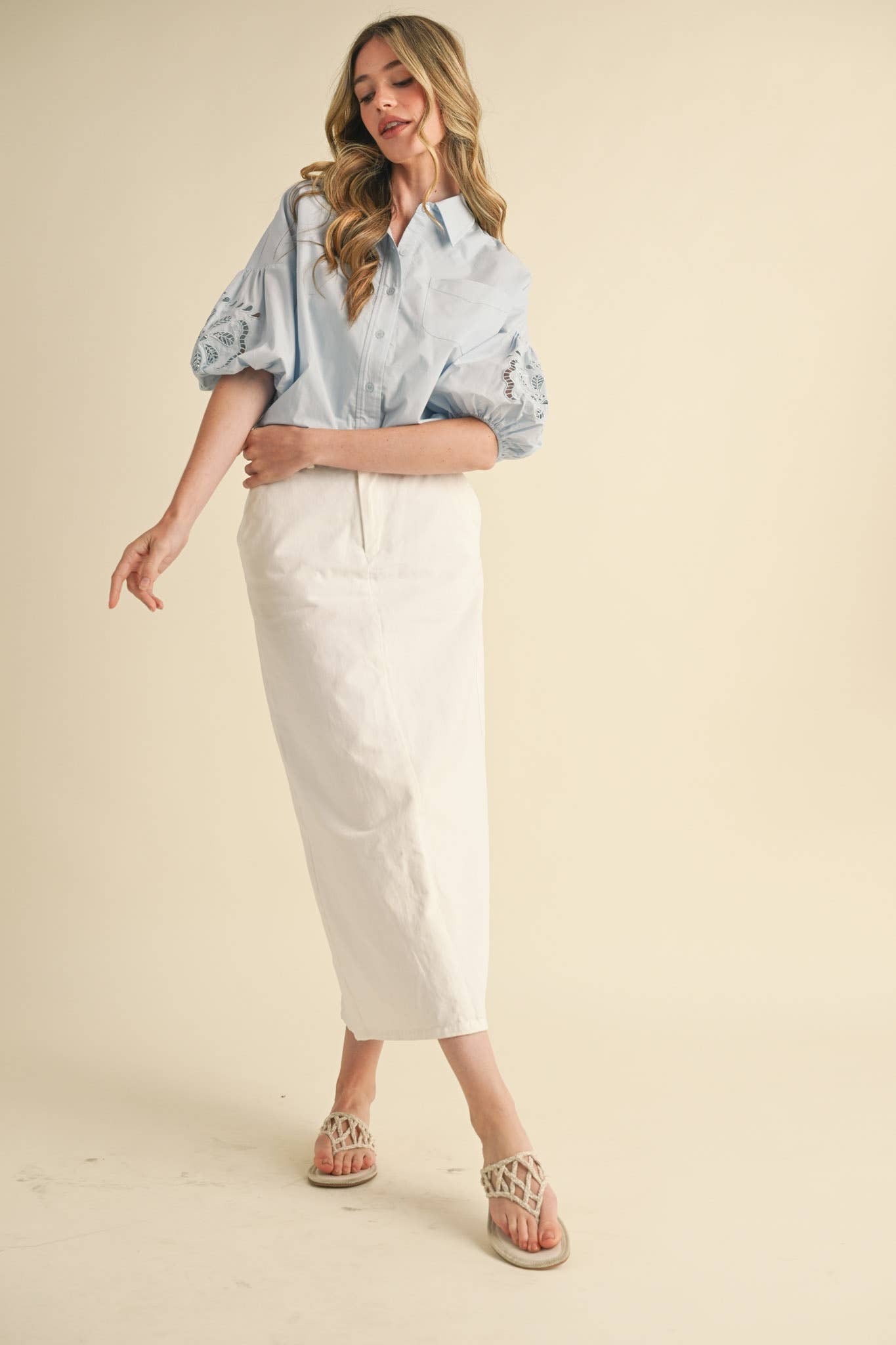 &MERCI – Engroshandel Skjorte med buttondown – til kvinder – UDSKÅRET BRODERET BOBLEÆRME TOP MTP383515