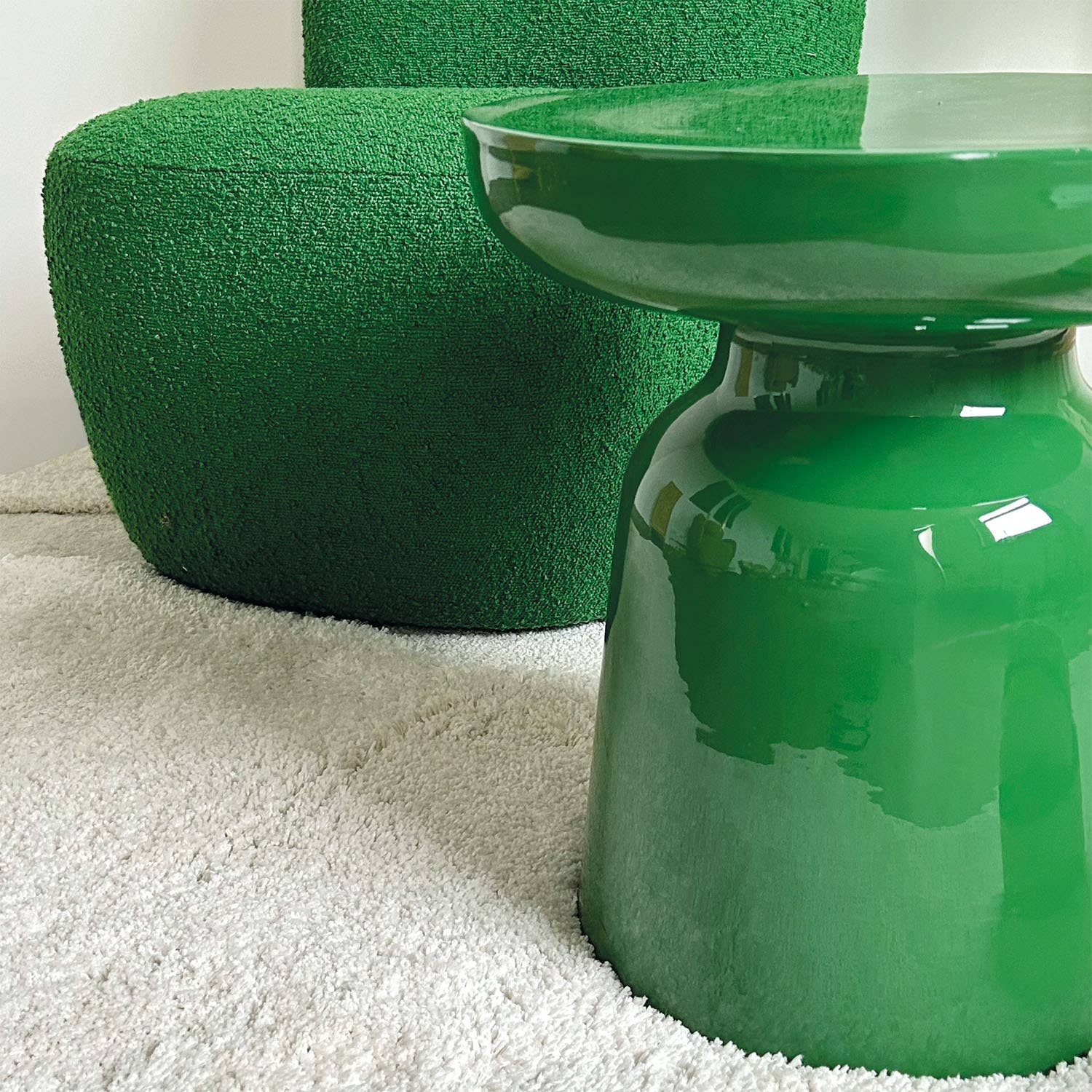 grön Bibi grönt sidobord Ø40 cm, höjd 43 cm för wholesale på Faire2