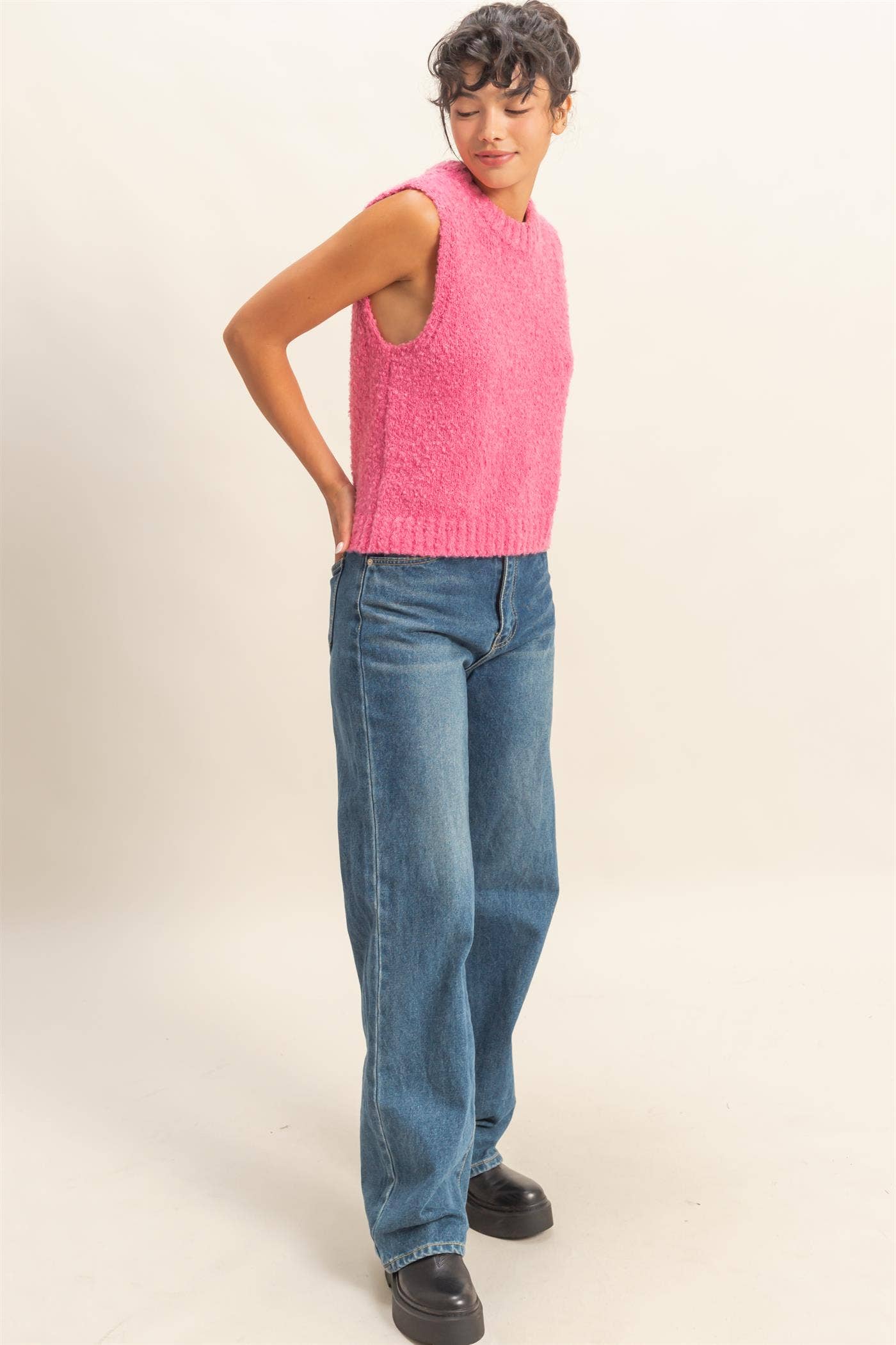 HYFVE - Wholesale Sweater Vest - Women's - Crew Neck Sleeveless Sweater14