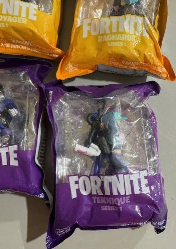 Wildwood Enterprises LLC - Wholesale Figurine Toy - Kids - Fortnite 3" Action Figures - Assorted Lot of 9 + BONUS ITEM!6