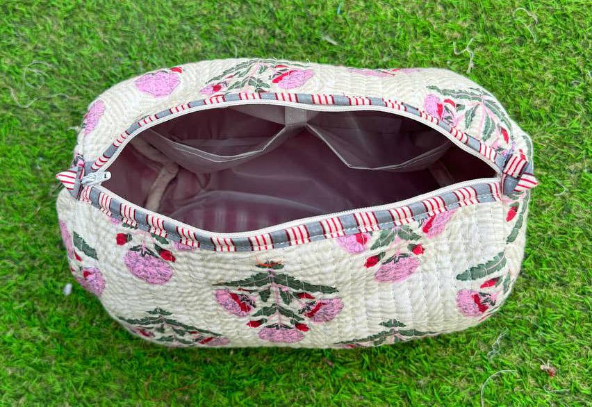 bhavnas boutique - Wholesale Makeup/Cosmetic Bag - White Cotton Quilted Bag Hand Block Printed Bag Women Bags 4