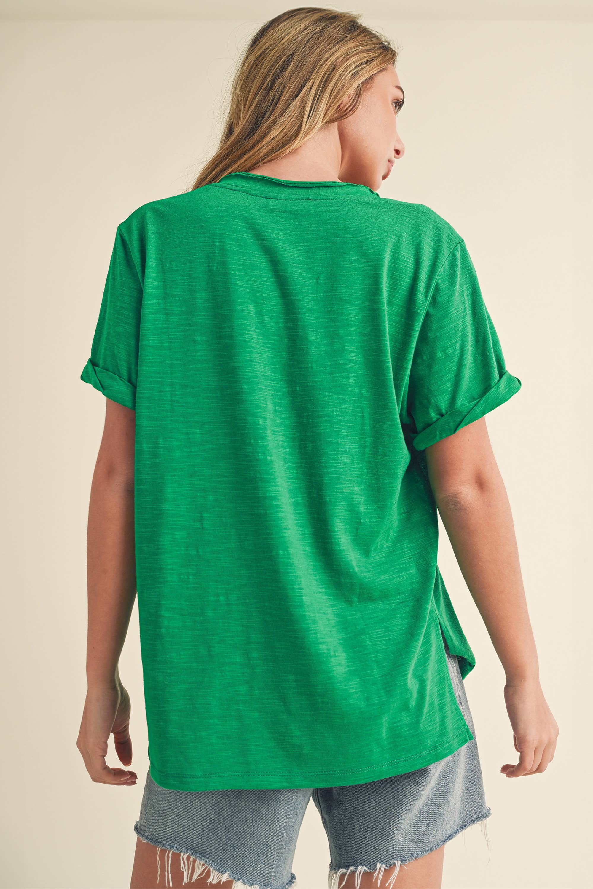 AEMI + CO - Wholesale T-Shirt - Women's - 8286DK Zoie V-Neck Short Sleeve Top36