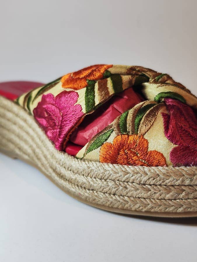 Sandalia Eros Manila Bordado 1 Fondo Salinas para venta al por mayor de Anna de Manel