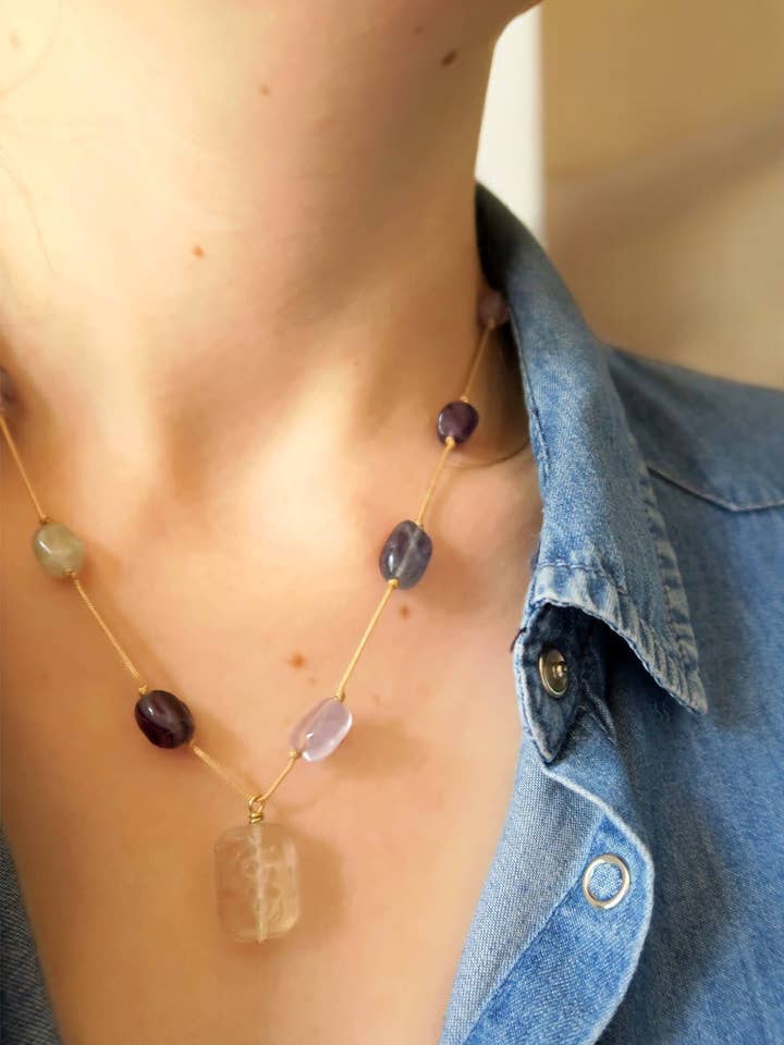 Colar ajustável minimalista em fluorita por atacado de Hirondelle Bijoux