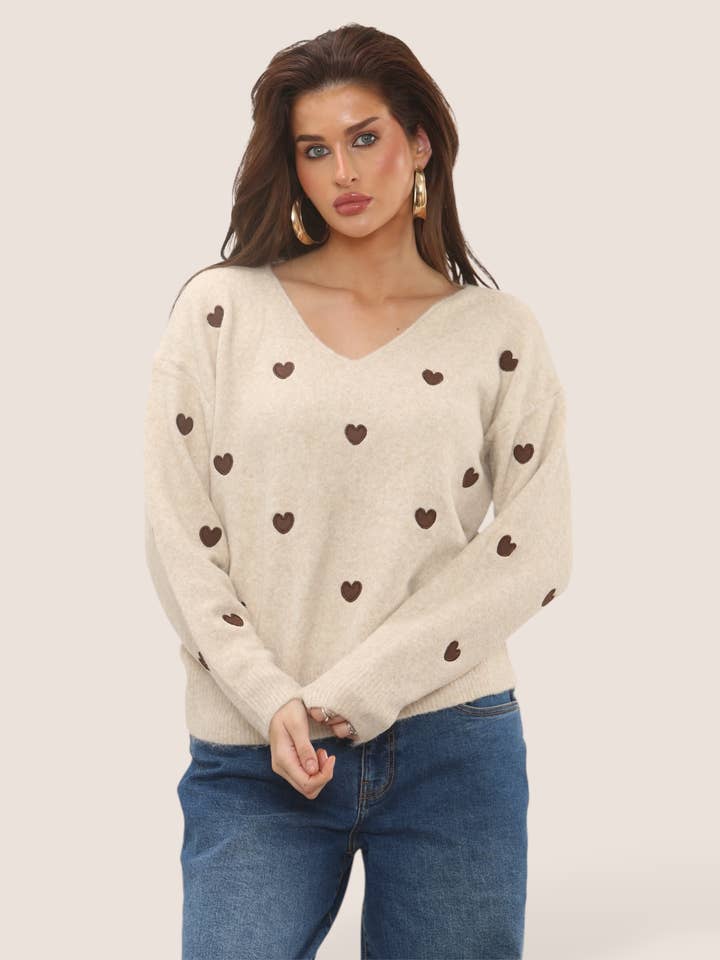 Pull en maille douce brodé cœur pour la vente par Terminal 1 Clothing