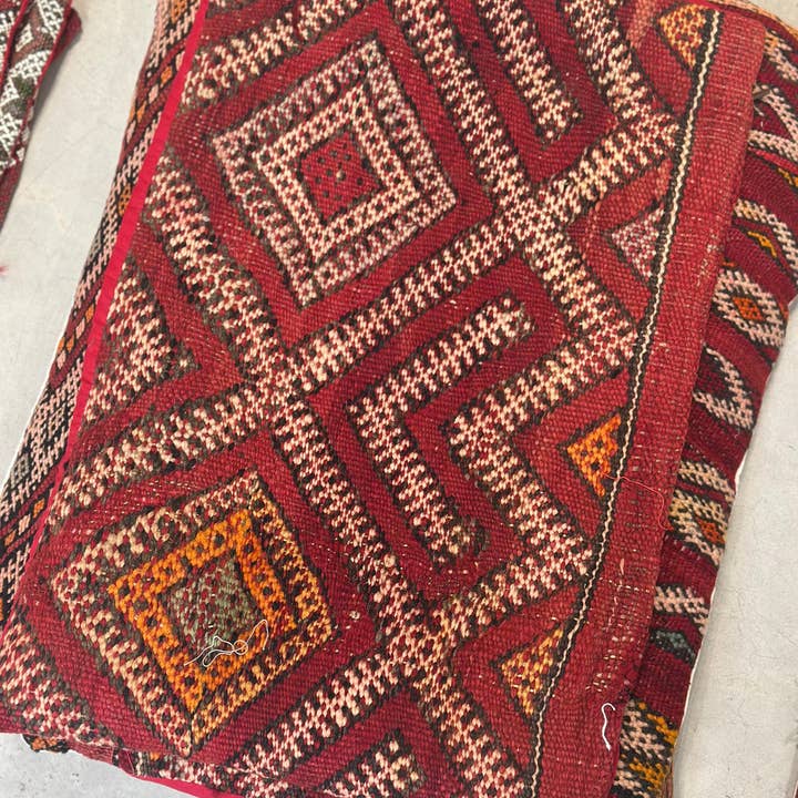 SOUK in the CITY - Wholesale Throw/Decorative Pillow - VINTAGE Upcycled Berber Cushions6