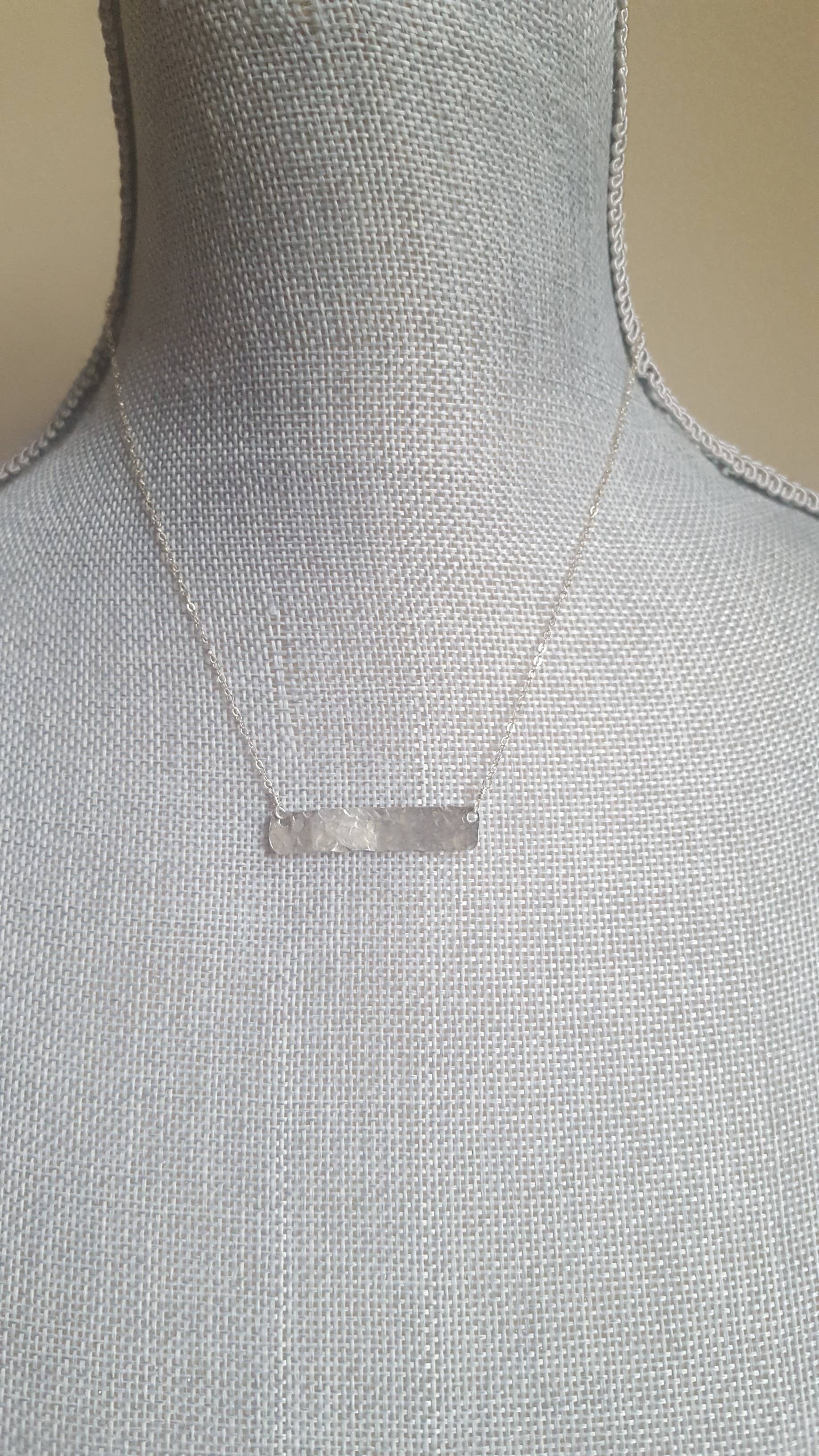 Agape Gems – Engroshandel Halskæde med vedhæng – Hamret Bar halskæde1