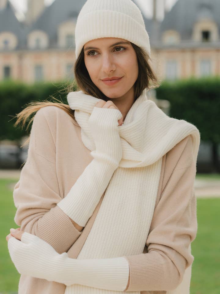 Rib knit mittens for wholesale by JULIA PARIS