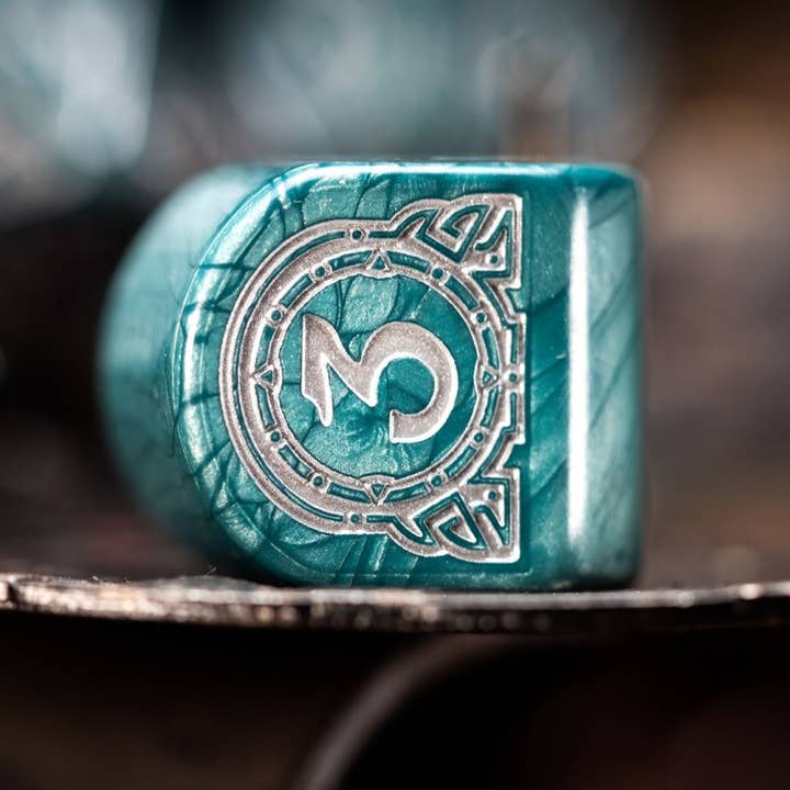 Cardshouse – wholesale Dice – Viking Modern Dice Set Mjolnir