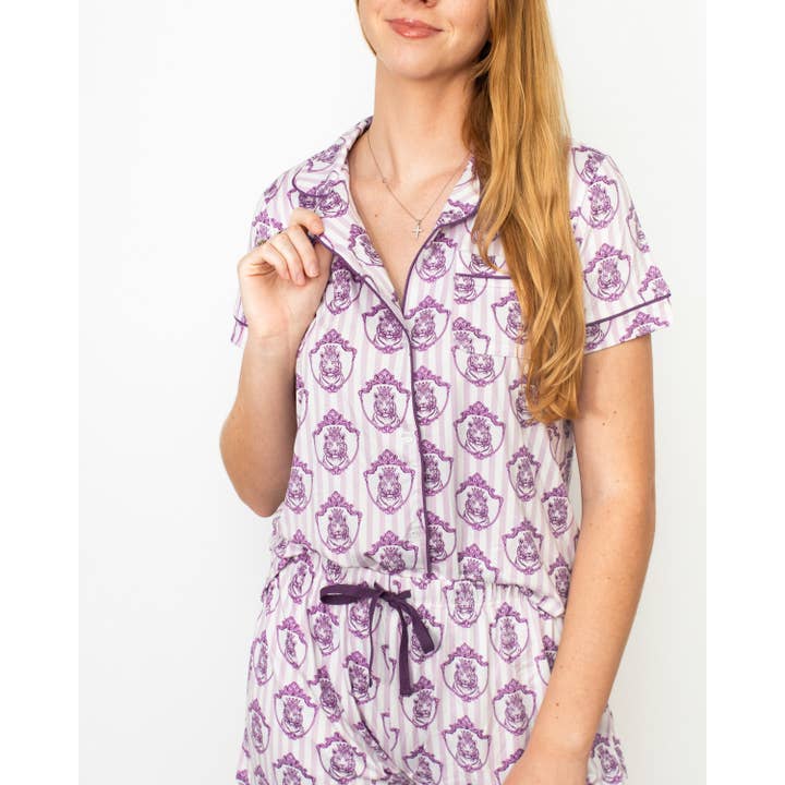 Kurzärmeliges Schlafhemd mit Knopfleiste Gilded Tiger Hellorchidee/Lila -Sortiert. für den Großhandel von The Royal Standard