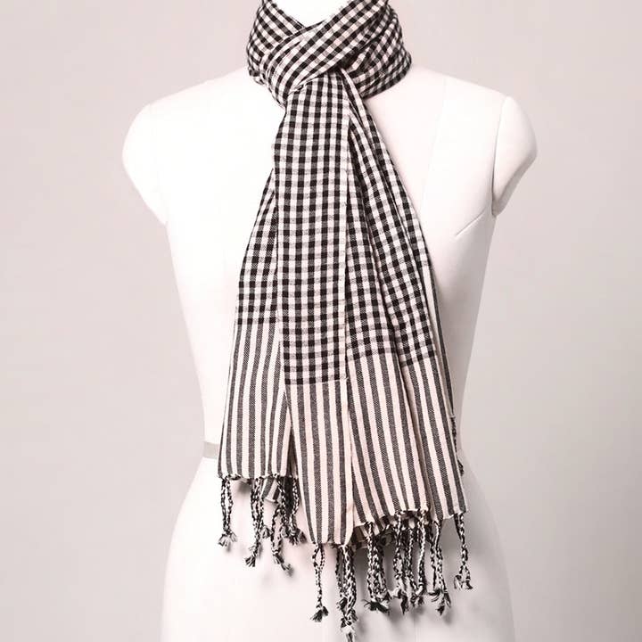 SVEZElife - Wholesale Scarf - Women's - Classic Gingham Woven Wool Scarf with Tassels - Black White | SVEŽElife2