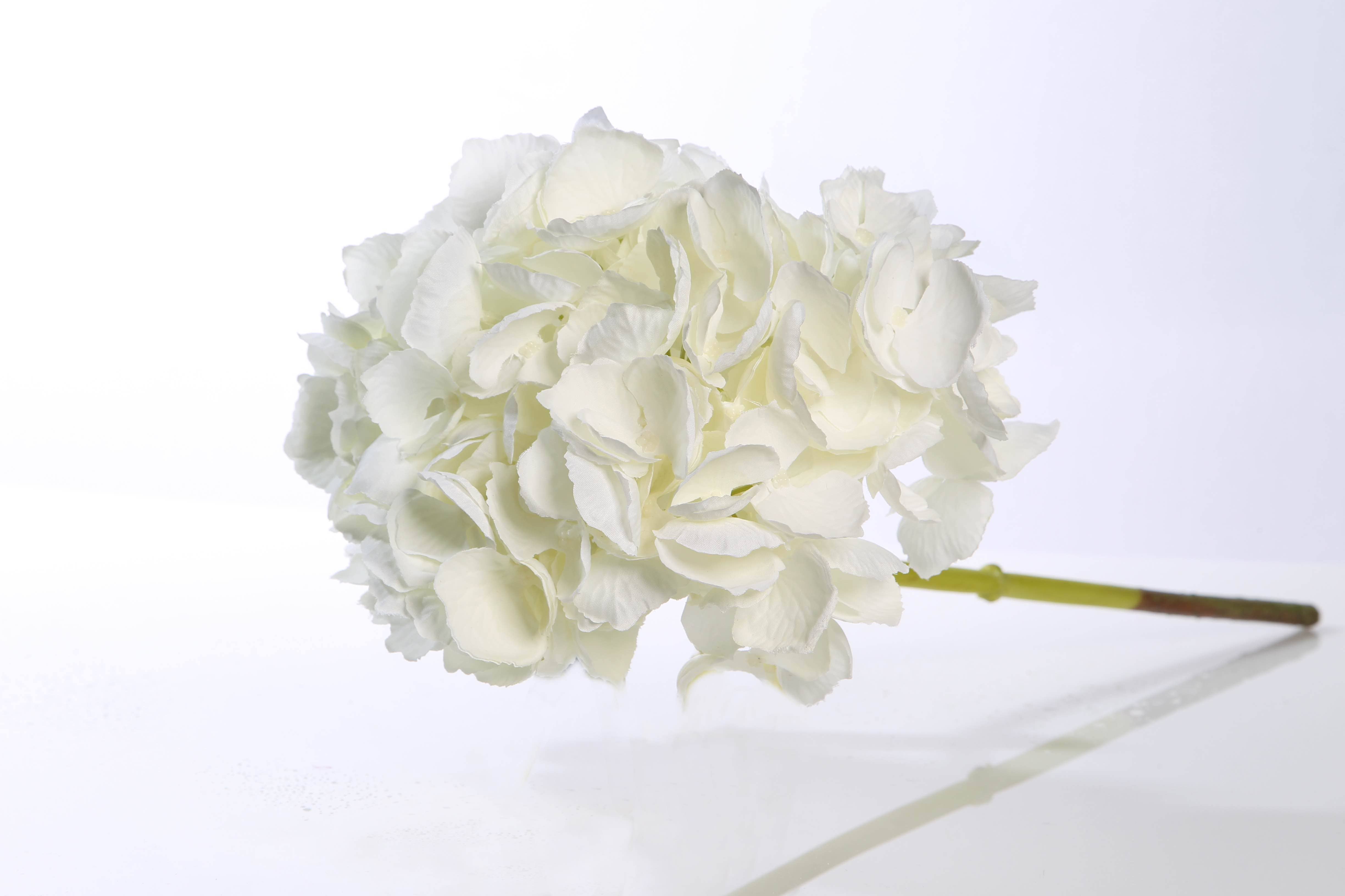 Mezu Silk Flowers – wholesale Artificial flowers – Artificial White  Med Hydrangea Short Stem1