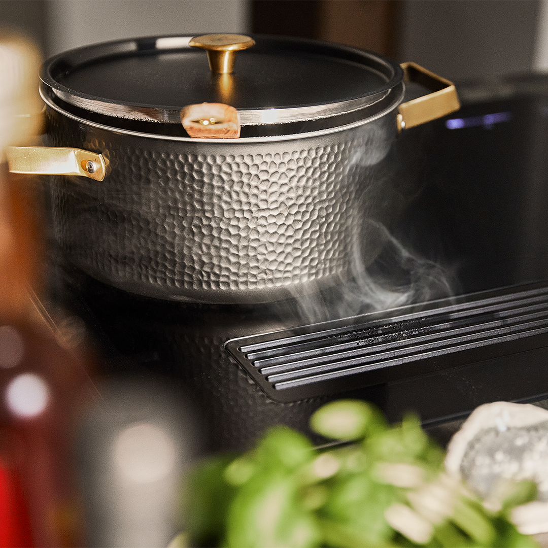 Vargen & Thor - Wholesale Cooking Pot - MIO Pot – 4 L, Matte black with brass details. ARVET-series4