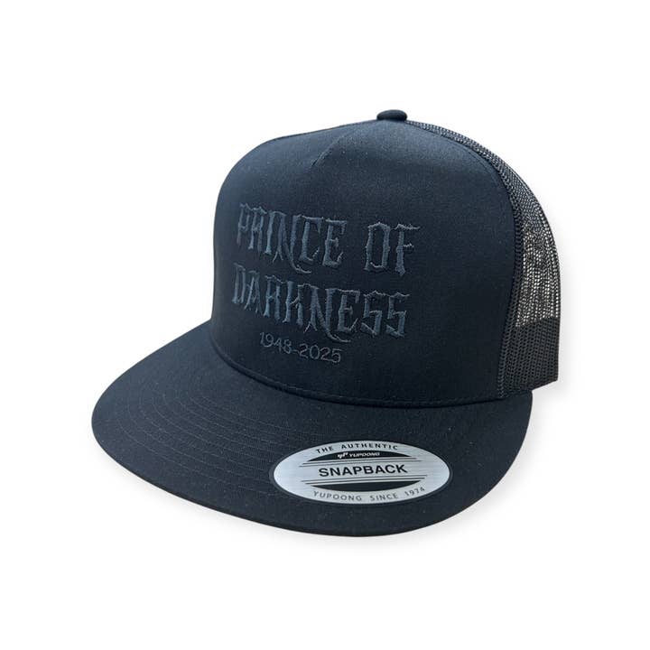 Casquette Brodée Prince des Ténèbres Ozzy Osbourne Vintage Trucker - YP Classics 6006 Yupoong pour la vente par Horizon Hat Co.