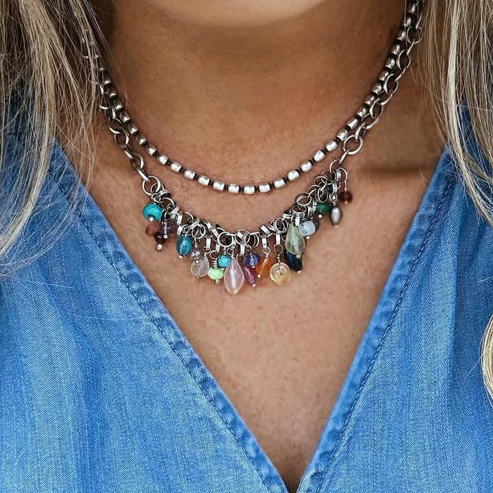 Halskæde i sterlingsølv og ædelsten med vandfaldsdesign for engroshandel hos Heidi J Hale