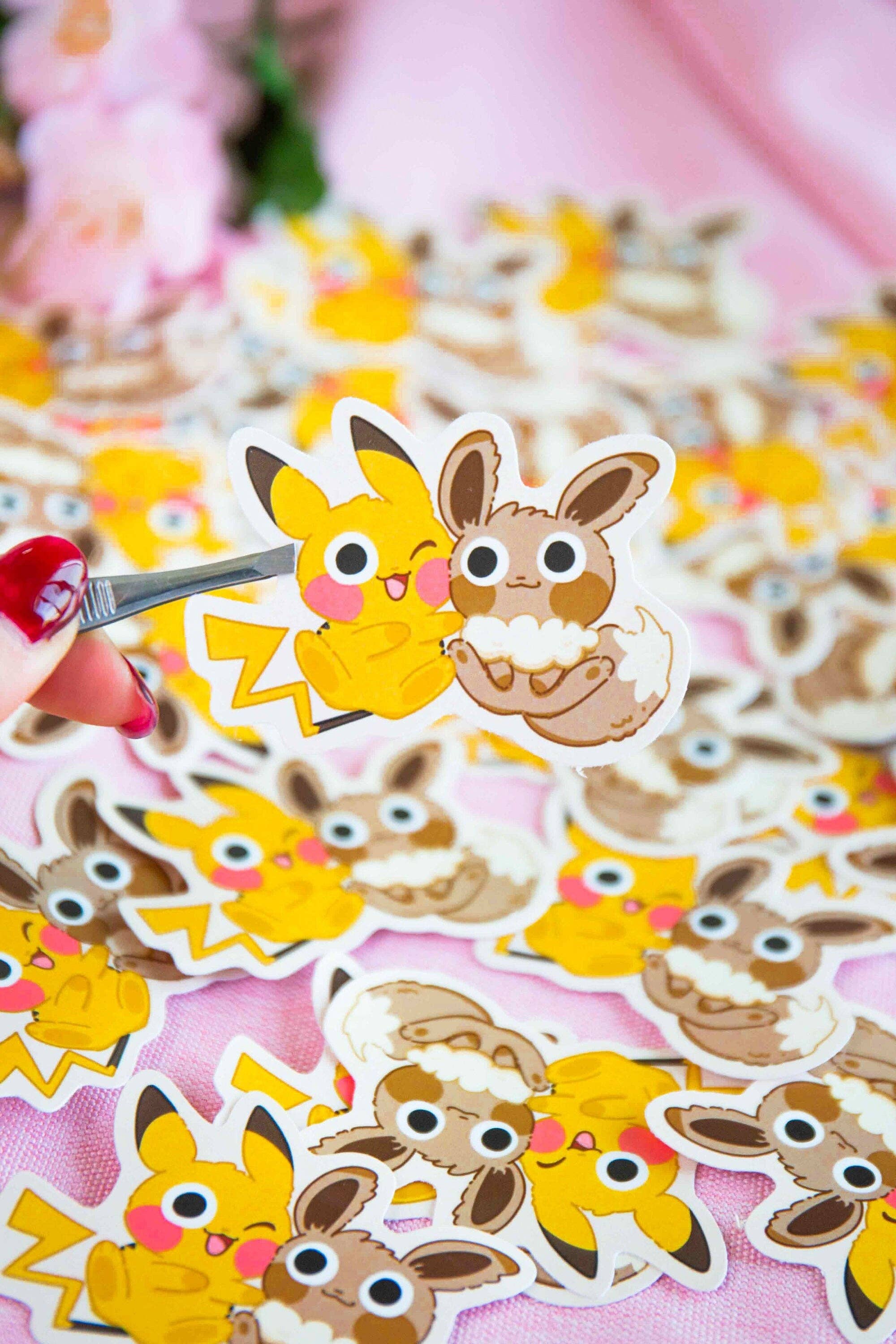 MikouArt - Vente Autocollant - Autocollant en vinyle | PikaEevee | 3 pouces | Imperméable et résistant à la décoloration |0