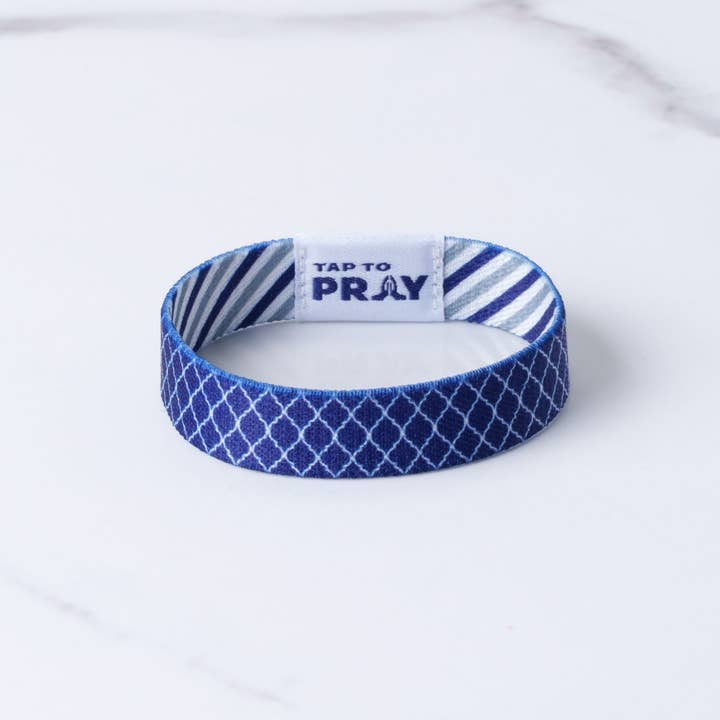 Versible - Wholesale Wristband - Tap To Pray® Wristband – Graphite & Ink4