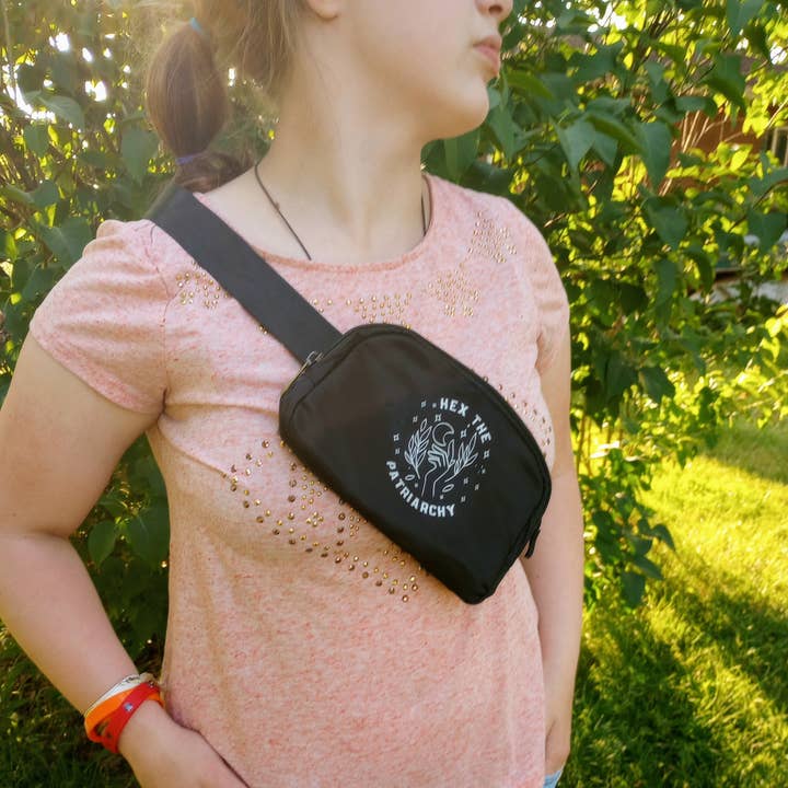 Anpassningsbar bältesväska för wholesale av MosKat Embroidery