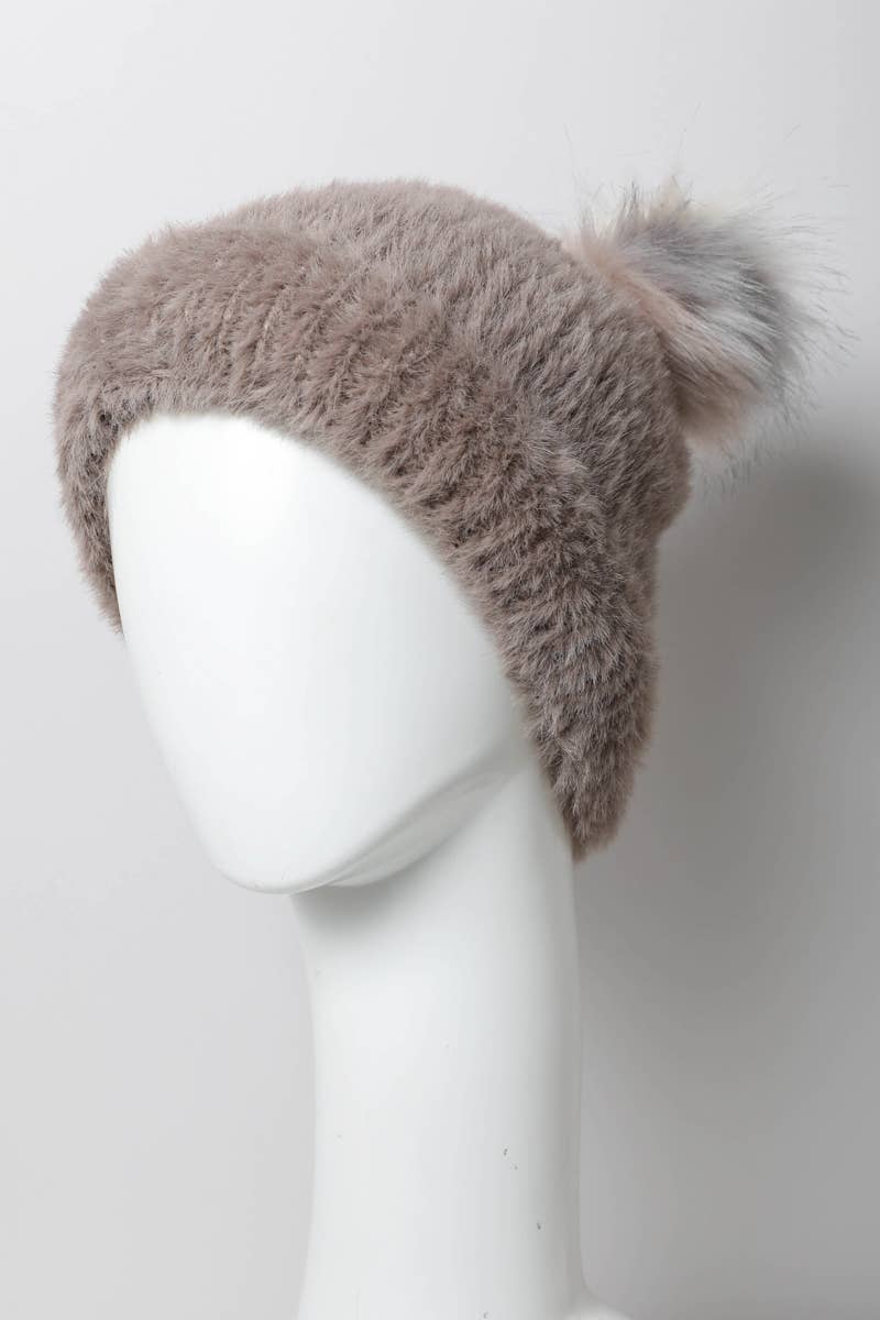 Leto Accessories – Großhandel Beanie – Damen – Strickmütze aus Plüschimitat aus Mohair für winterliche Wärme 🤎1