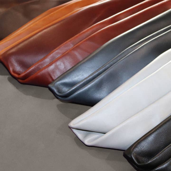 Collection en cuir CASTROL, Peau de cuir guinéen, 1,2-1,4 mm pour la vente par Qaswara Leather