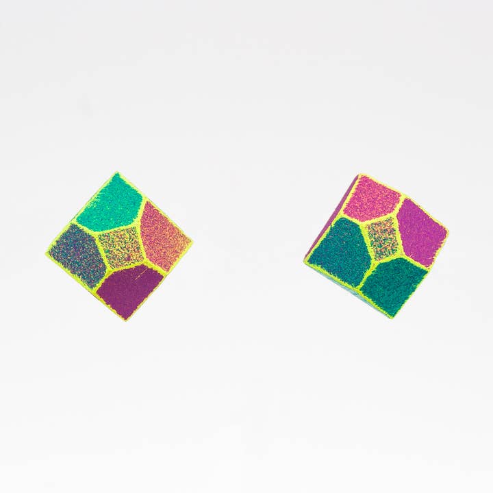 The Wood Gems Pirald Studs per la vendita all'ingrosso da parte di Eva Burton Maker