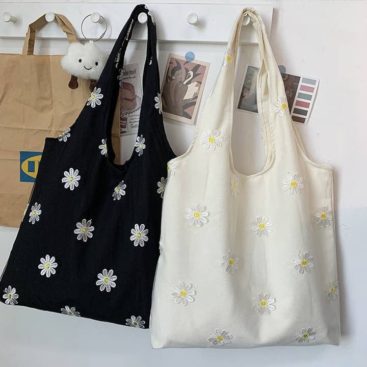 Canvas tas met geborduurde madeliefjes. voor wholesale door ShieldChic
