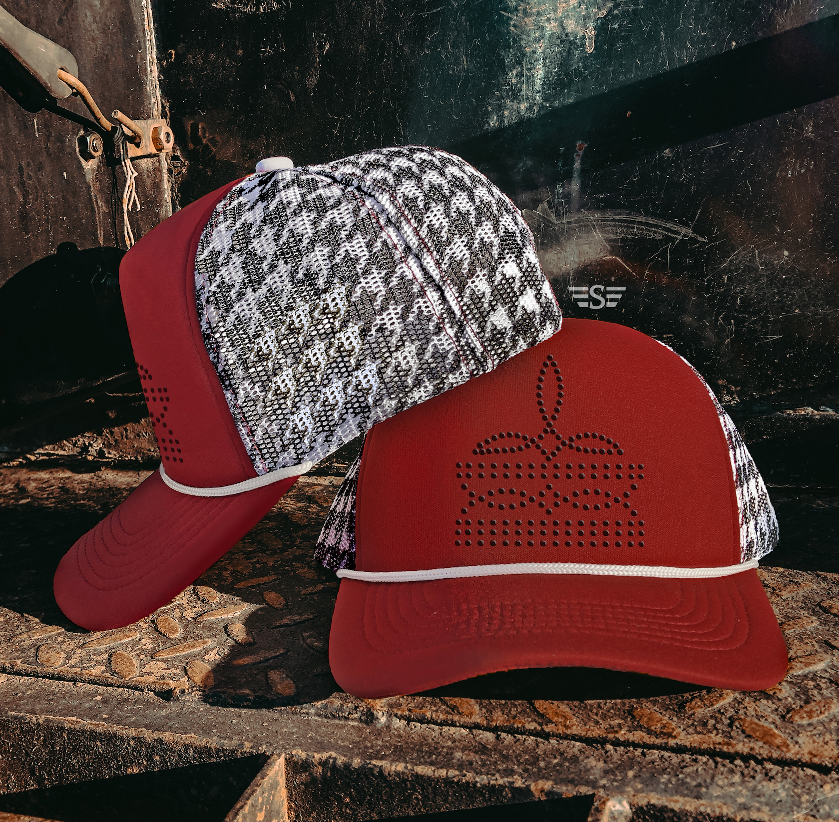 Flying S Company - Venta al por mayor Gorra trucker - Mujer - Gorra Trucker de Malla Estampada con Costura de Bota de Pedrería11