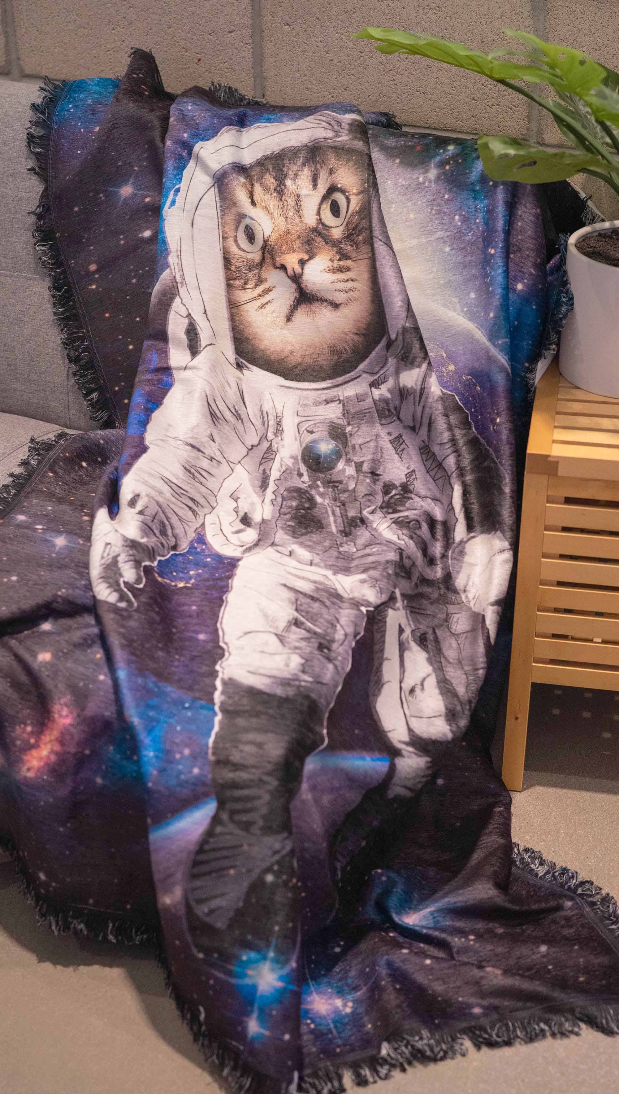 Eagle Rock Werkshop® - Wholesale Tapestry/Textile - Space Cat - Catstronaut - Chenille Tapestry with Tassels1