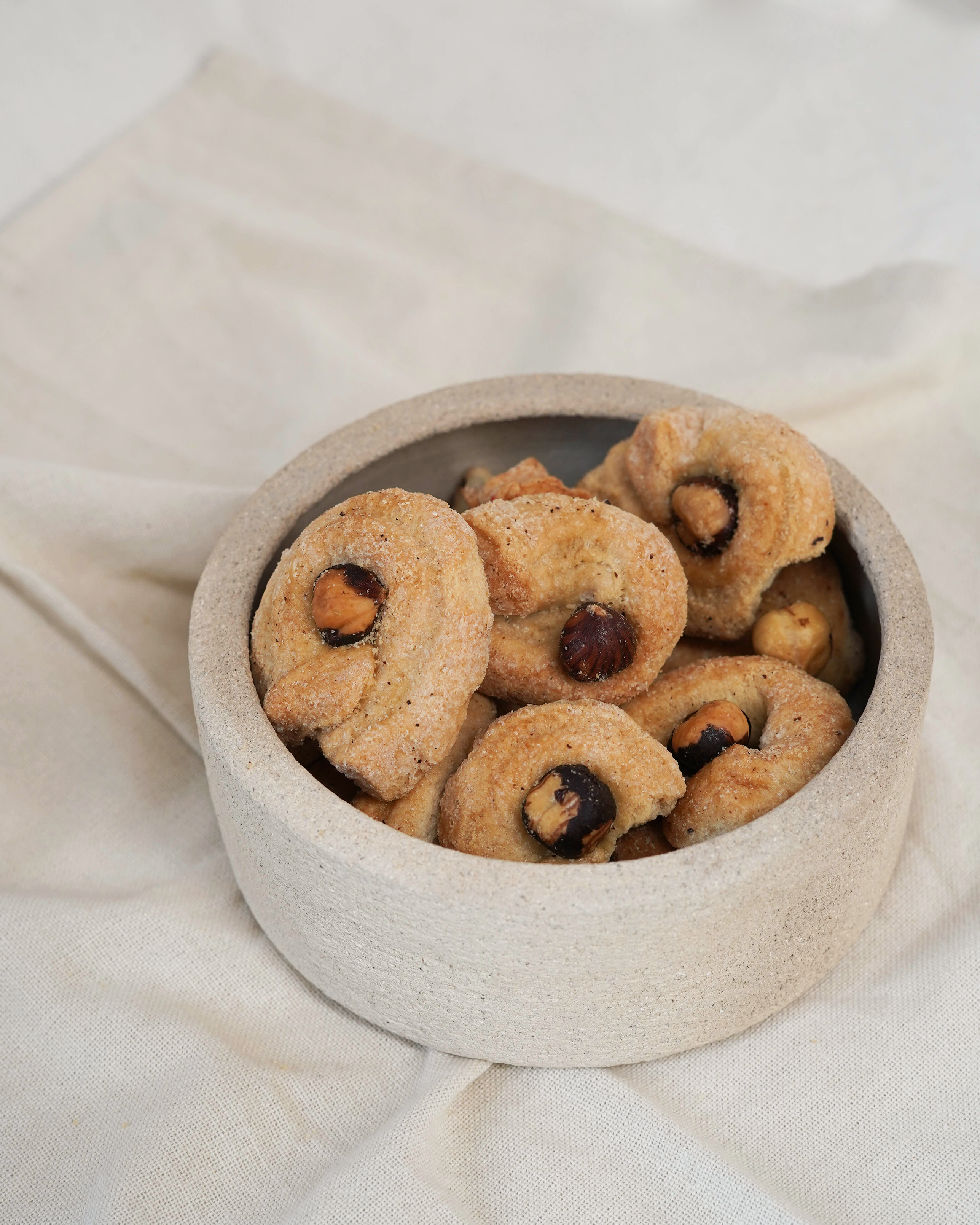 OLIO DI SERRA – Großhandel Cookie – Haselnusskekse - Bonta con nocciola (250g)2