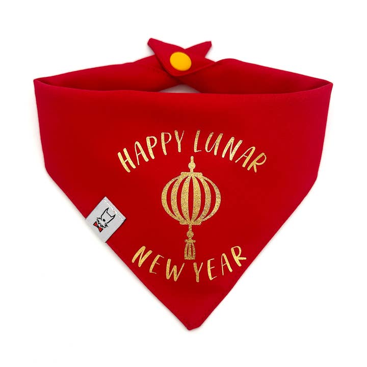 Bandana pour chien avec lanterne de bonne année lunaire pour la vente par Winthrop Clothing Co.