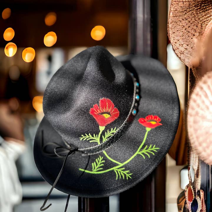 Håndmalet hat | Valmueblomster | Fedora Cowboy Hat for engroshandel hos Wild Indigo
