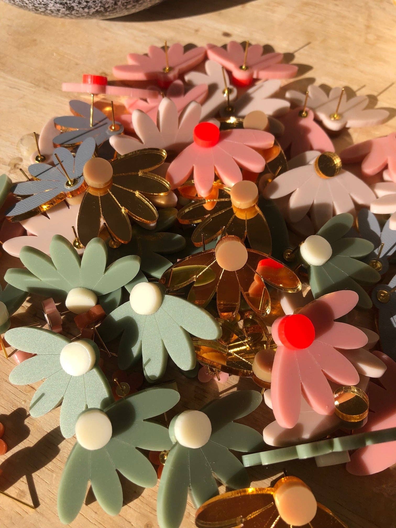 Emeldo – Großhandel Ohrstecker – Fleur Flower Studs//Farbe wählen5