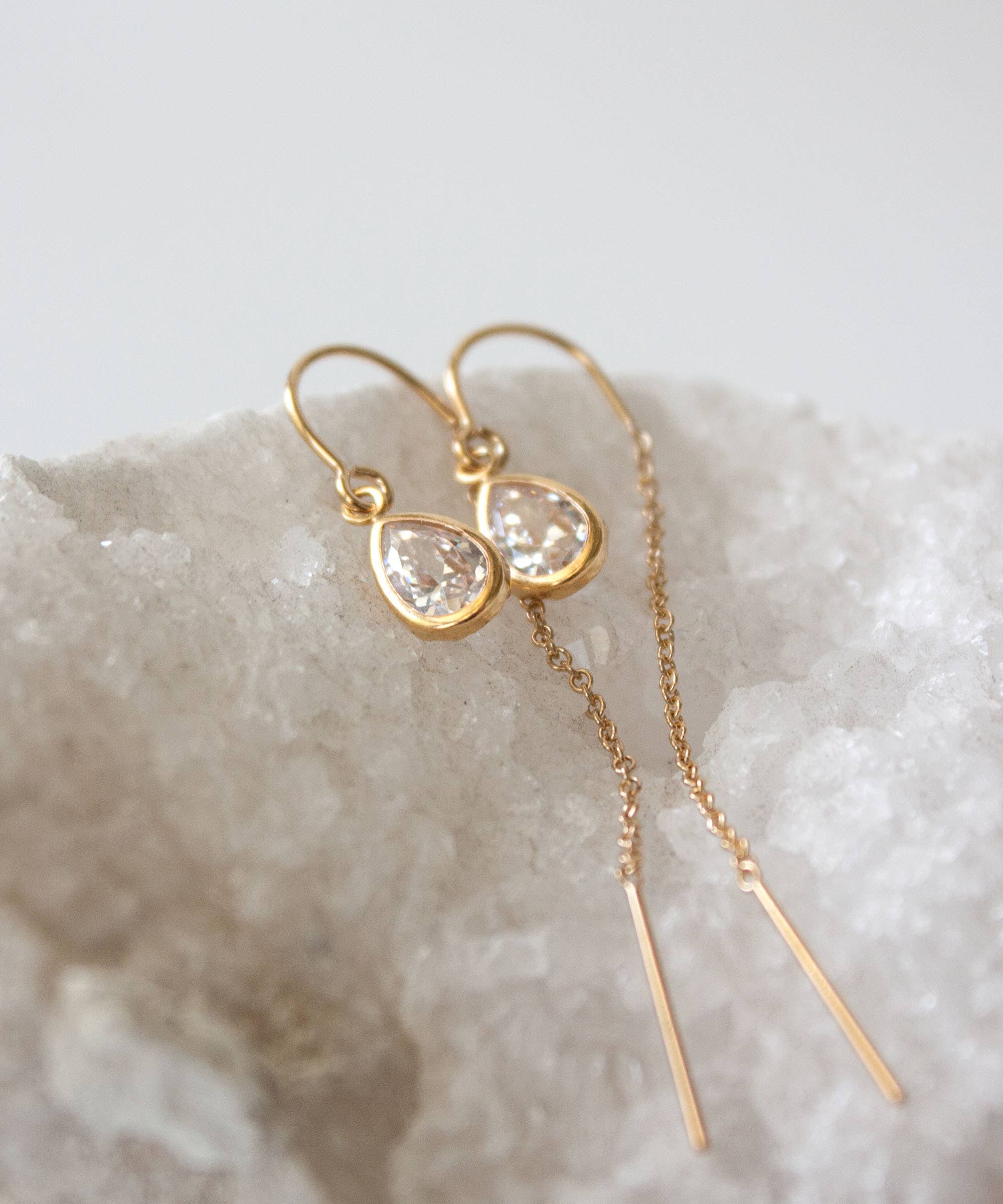 Pure Indigo Design – Engroshandel Hængeøreringe og creoløreringe – Chloe CZ Drop Trådøreringe1