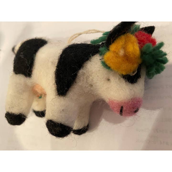 cerruti home - Vente Objets de décoration - Décoration en feutre « Vache en brindille avec couronne » faite à la main