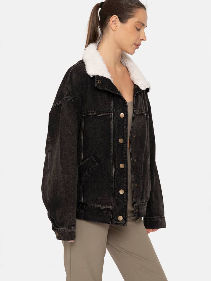 Mono B - Vendita all'ingrosso Giacca di jeans - Donna - Giacca in denim oversize con colletto sherpa