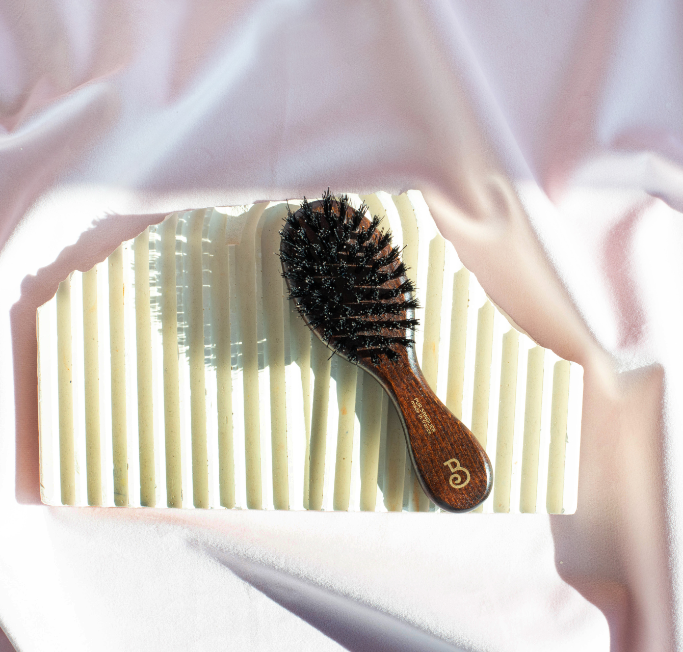 L’Artisan Brossier - Vendita all'ingrosso Spazzola/pettine - Spazzola per borsa in pelo di cinghiale1