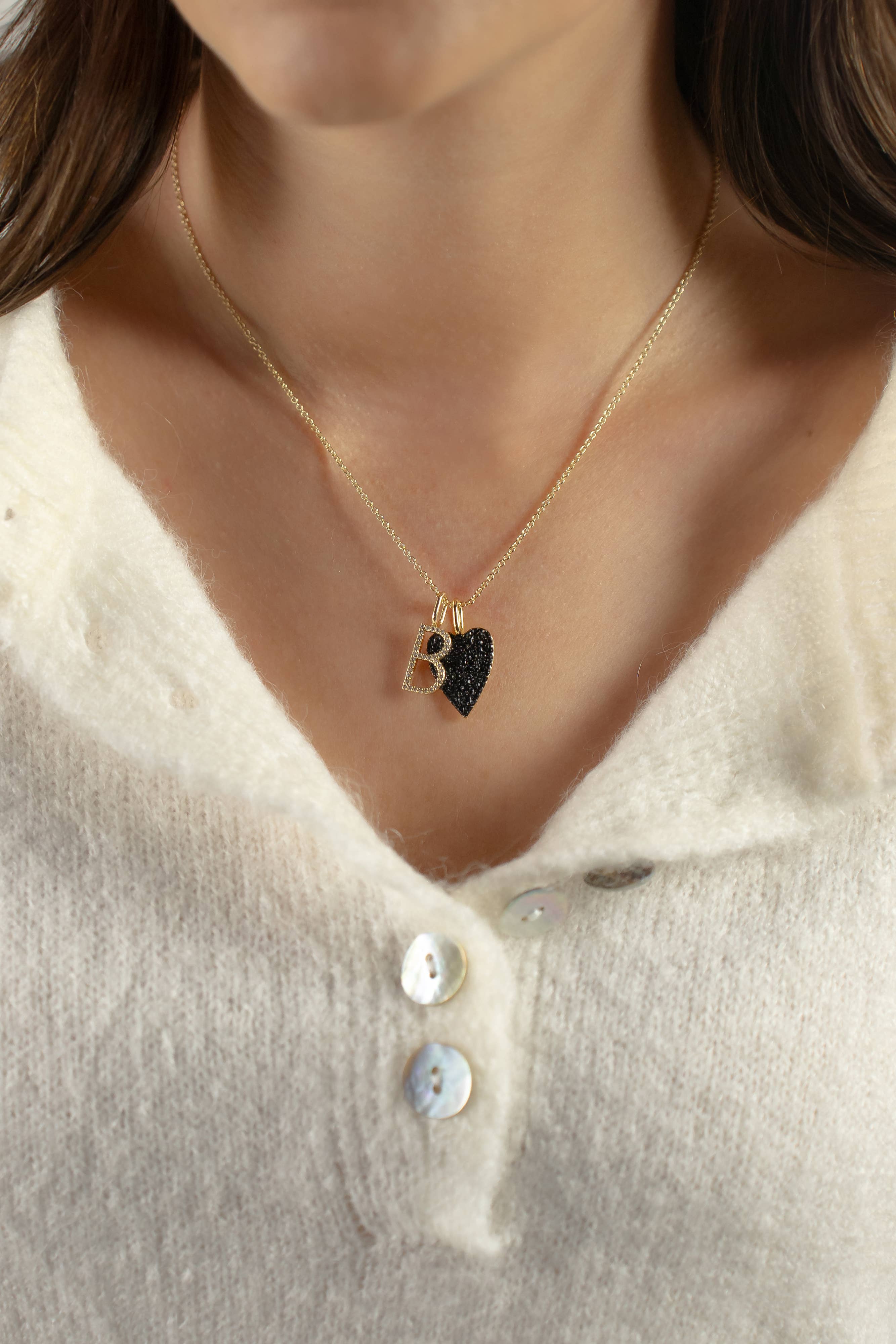 The Sis Kiss - Venta al por mayor Abalorios/colgantes individuales - Elegantes amuletos iniciales11