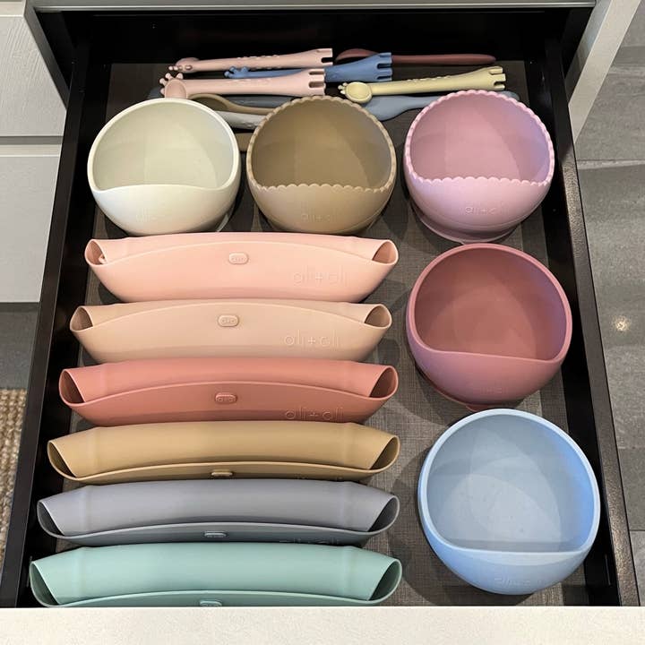 Ali+Oli - Wholesale Bib - Baby - Silicone Baby Bib Roll Up & Stay Closed (True Pink)2