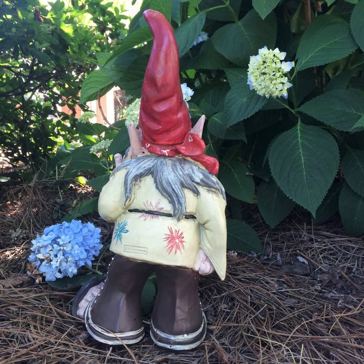 GSI Homestyles – wholesale Garden gnome – Jerry Hippie Nowaday Gnome Statue 14"H3