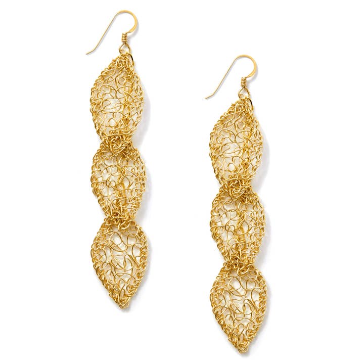 3 boucles d'oreilles en forme de feuilles remplies d'or 14 carats, boucles d'oreilles à feuilles longues pour la vente par MetaLace Jewelry
