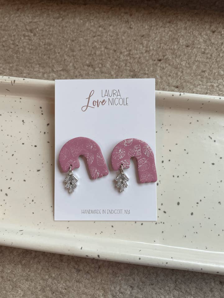 Monstera Love Arch for wholesale by Love Laura Nicole